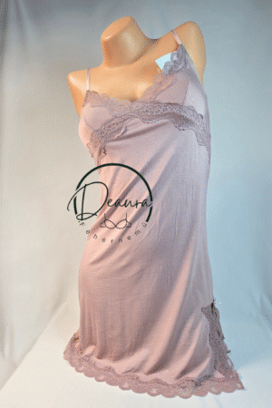 Mályvaszín Lemila kombiné csipkével- Viszkóz